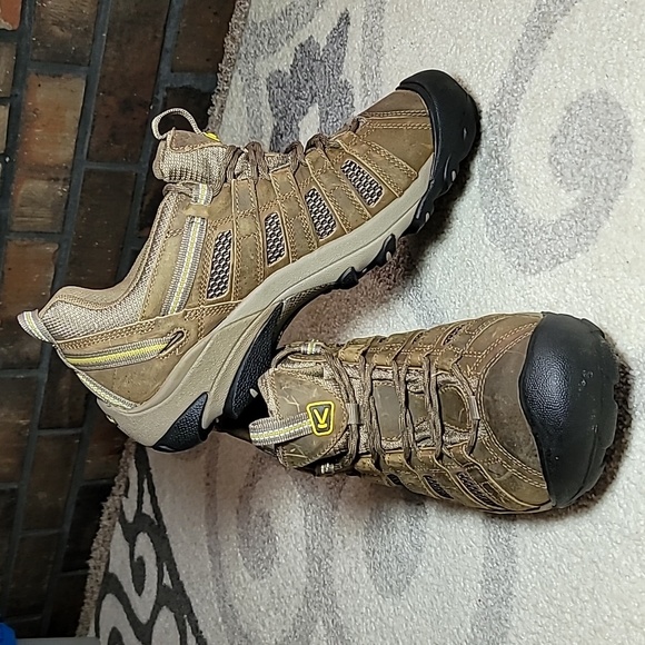 Keen Shoes Keen Mens 15 All Terrain Voyageur Low Top Hiking Olive